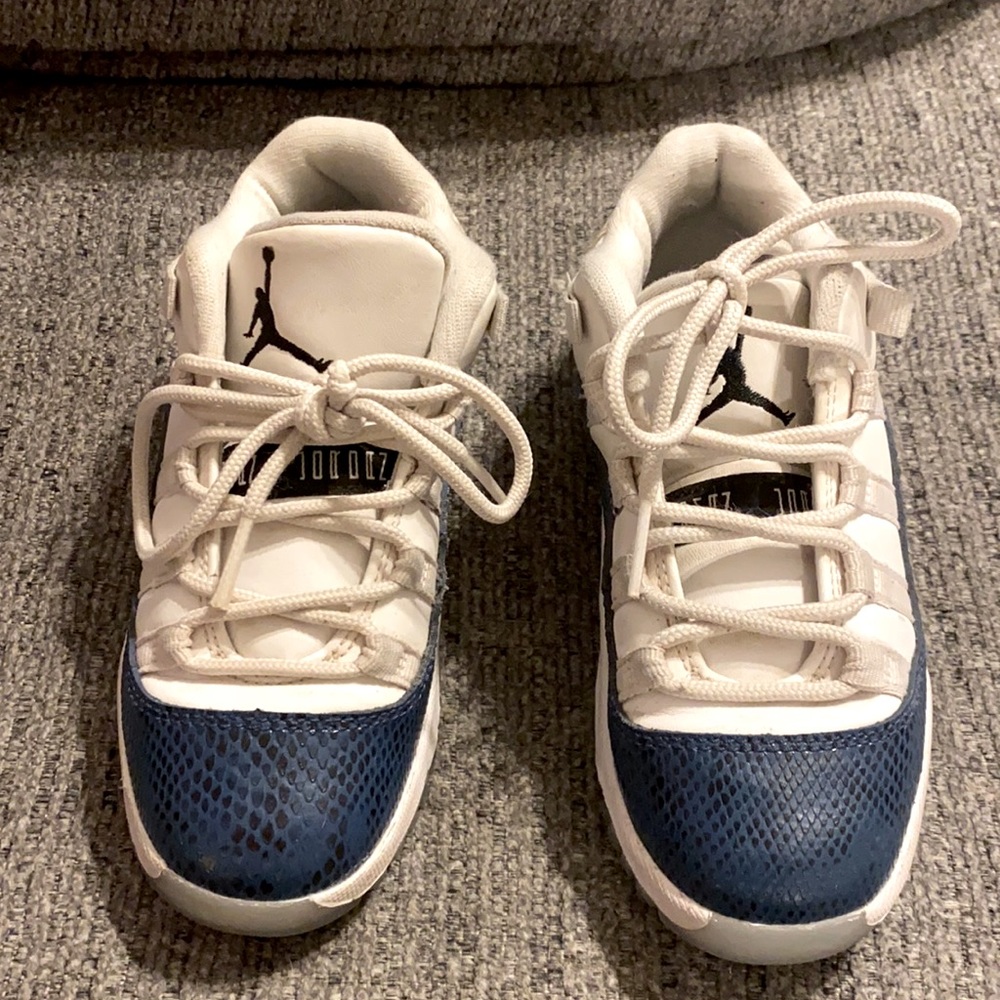 Jordan 11 Retro Low Navy Snakeskin